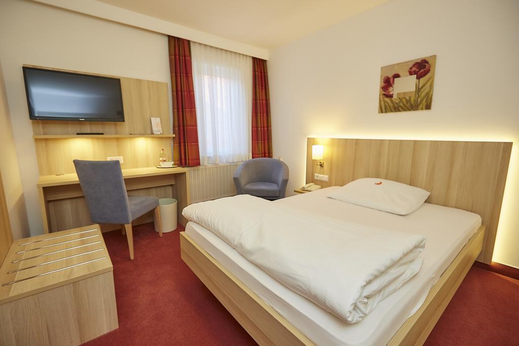 Hotel Roessle Trochtelfingen Zewnętrze zdjęcie